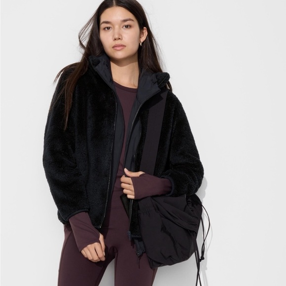 Uniqlo Fluffy Yarn Fleece Full-Zip Jacket, Black, size M. - Picture 1 of 6